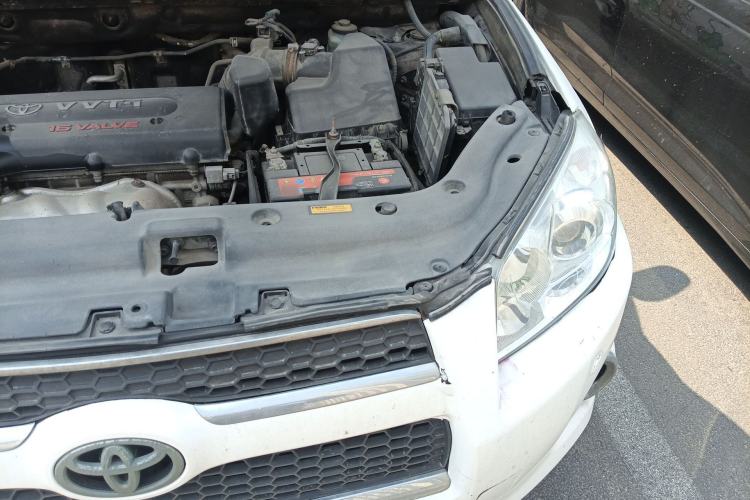 Used Toyota RAV4 2011 2.4L Automatic 4x4 Luxury Edition Engine Bay Left
