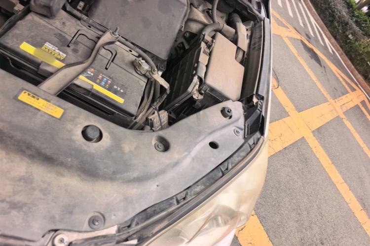 Used Toyota RAV4 2011 2.4L Automatic 4x4 Supreme Navigation Edition Engine Bay Left