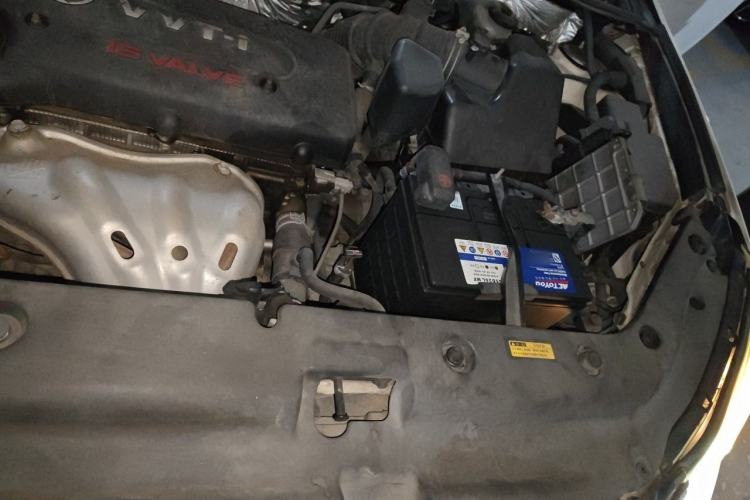 Used Toyota RAV4 2011 2.4L Automatic 4x4 Supreme Edition Engine Bay Left