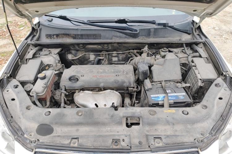 Used Toyota RAV4 2011 2.4L Automatic 4x4 Luxury Edition Engine Bay