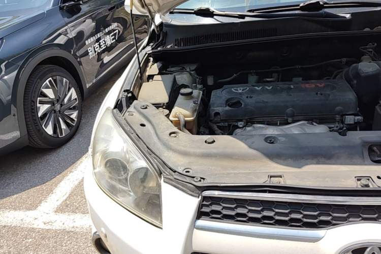 Used Toyota RAV4 2011 2.4L Automatic 4x4 Supreme Navigation Edition Engine Bay Right