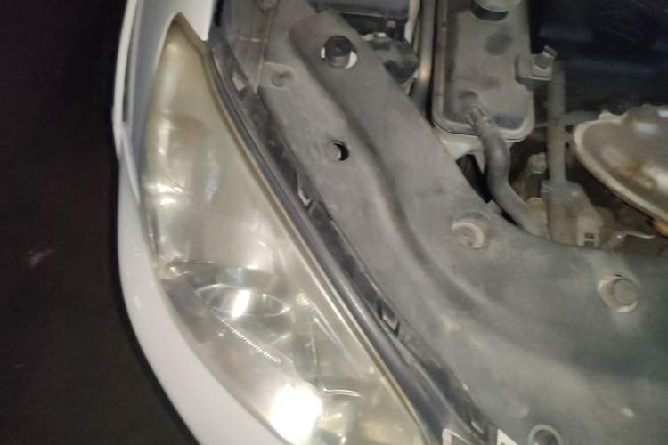 Used Toyota RAV4 2011 2.4L Automatic 4x4 Supreme Navigation Edition Engine Bay Right