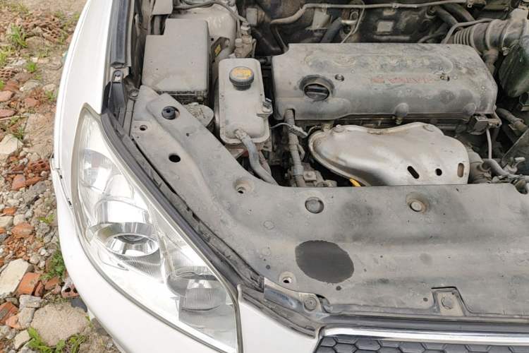 Used Toyota RAV4 2011 2.4L Automatic 4x4 Luxury Edition Engine Bay Right