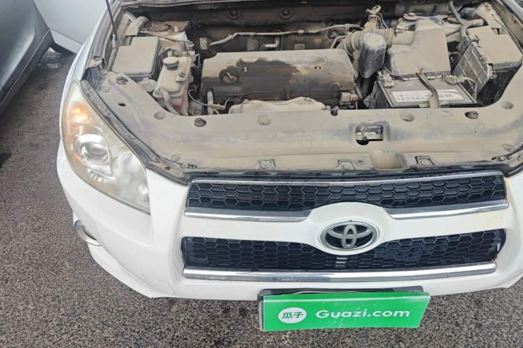 Used Toyota RAV4 2011 2.4L Automatic 4x4 Luxury Edition Engine Bay Right