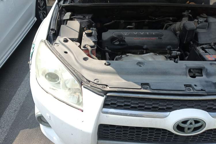 Used Toyota RAV4 2011 2.4L Automatic 4x4 Luxury Edition Engine Bay Right