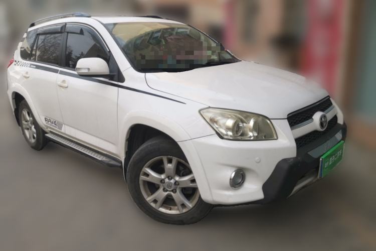 Used Toyota RAV4 2011 2.0L Automatic Luxury Edition Front Right 45 Deg
