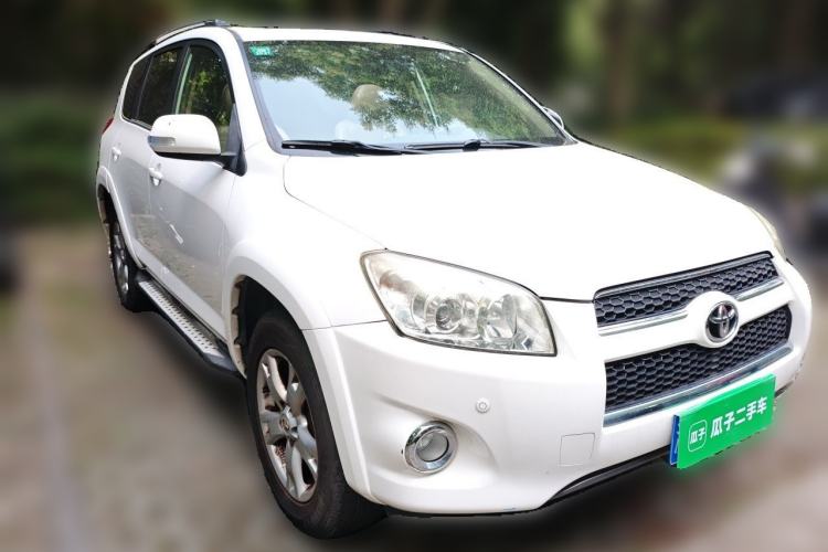 Used Toyota RAV4 2011 2.0L Automatic Luxury Edition Front Right 45 Deg