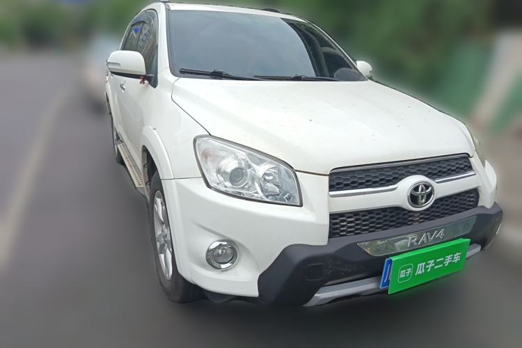 Used Toyota RAV4 2011 2.4L Automatic 4x4 Luxury Edition Front Right 45 Deg