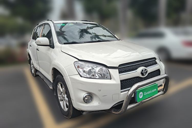Used Toyota RAV4 2011 2.0L Automatic Luxury Edition Front Right 45 Deg