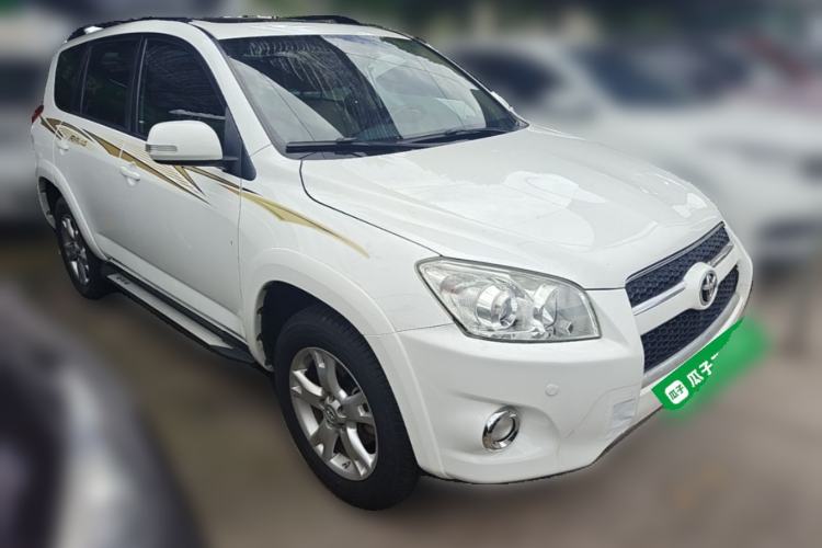 Used Toyota RAV4 2011 2.4L Automatic 4x4 Luxury Edition Front Right 45 Deg