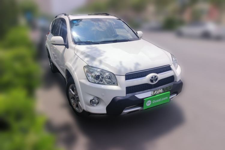Used Toyota RAV4 2011 2.0L Automatic Luxury Edition Front Right 45 Deg