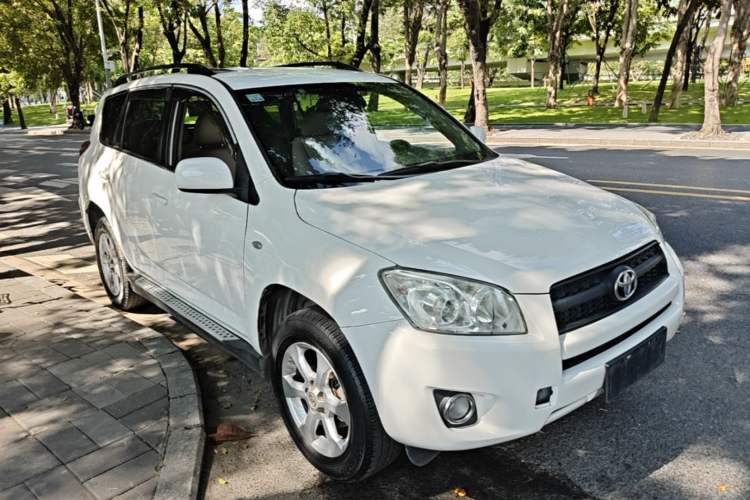 Used Toyota RAV4 2011 2.0L Automatic Classic Edition Front Right 45 Deg