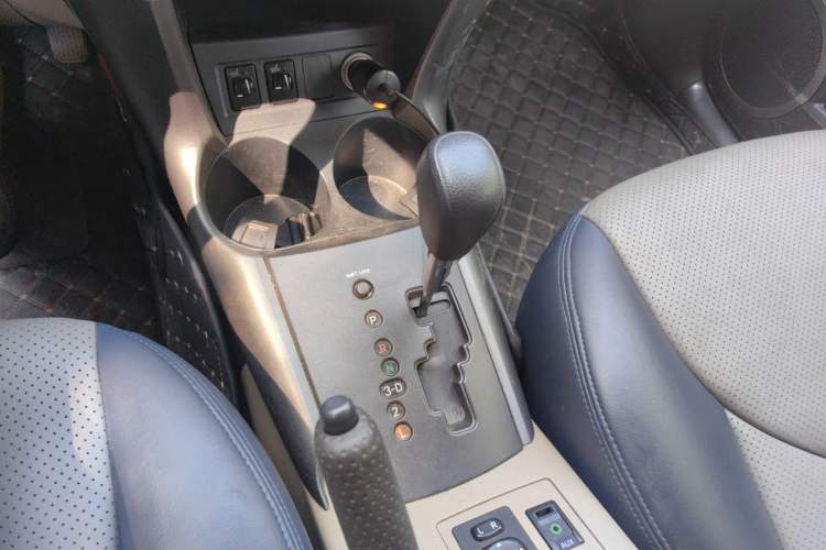 Used Toyota RAV4 2011 2.0L Automatic 4x4 Edition Gear Lever