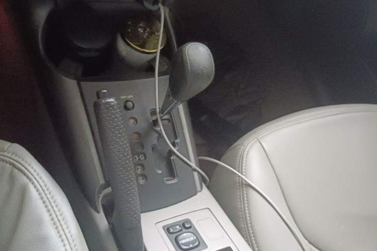 Used Toyota RAV4 2011 2.0L Automatic Classic Edition Gear Lever