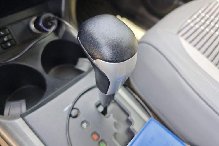 Used Toyota RAV4 2011 2.0L Automatic Luxury Edition Gear Lever