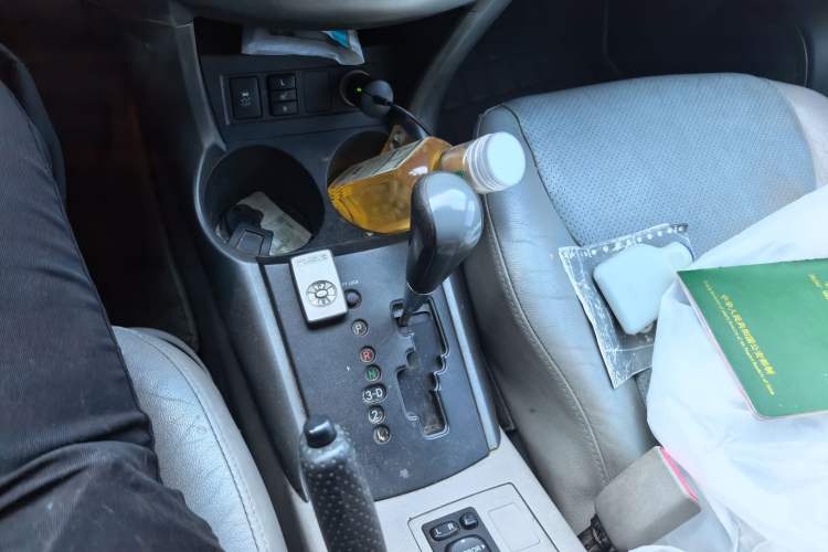 Used Toyota RAV4 2011 2.4L Automatic 4x4 Luxury Edition Gear Lever