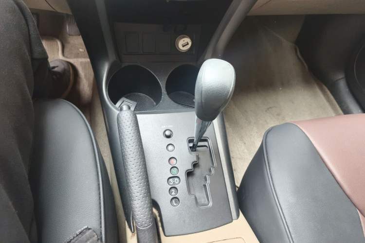 Used Toyota RAV4 2011 2.0L Automatic 4x4 Edition Gear Lever