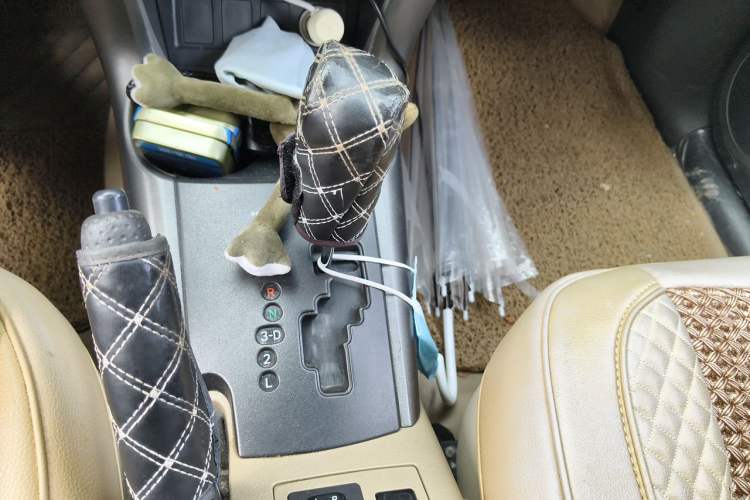 Used Toyota RAV4 2011 2.0L Automatic Classic Edition Gear Lever