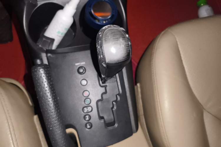 Used Toyota RAV4 2011 2.0L Automatic Luxury Edition Gear Lever