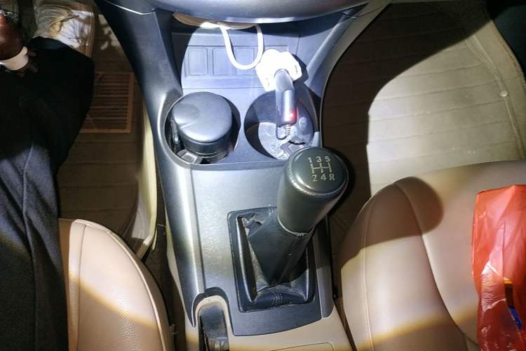 Used Toyota RAV4 2011 2.0L Manual Classic Edition Gear Lever