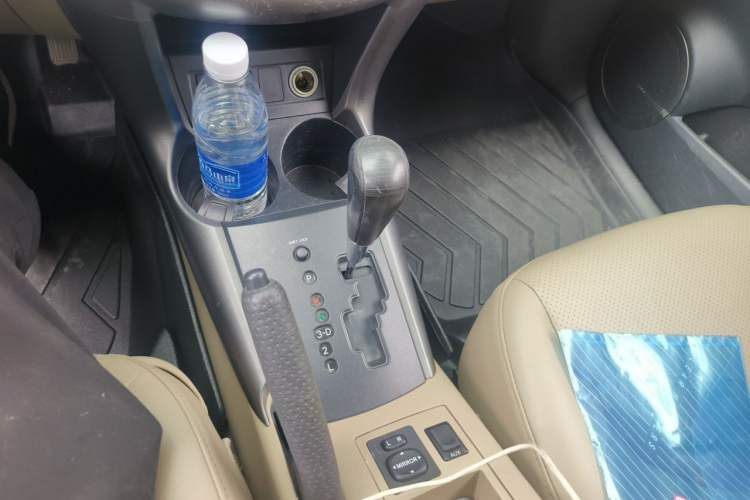 Used Toyota RAV4 2011 2.0L Automatic Luxury Edition Gear Lever