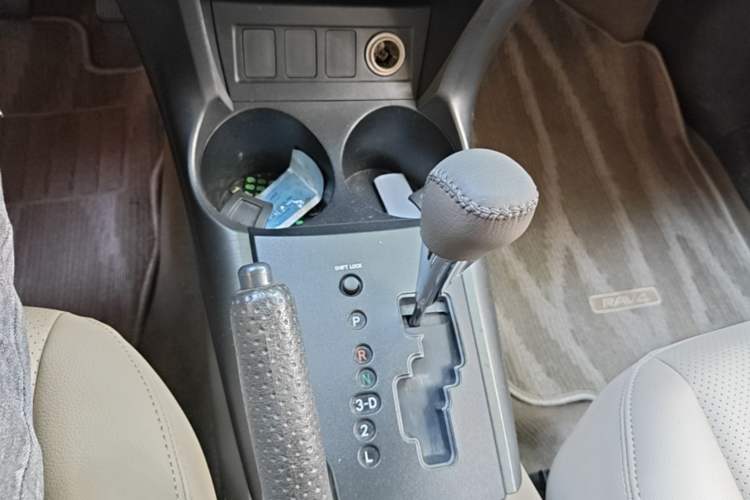 Used Toyota RAV4 2011 2.0L Automatic Classic Edition Gear Lever