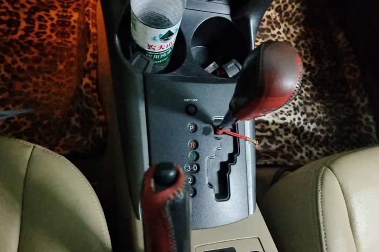 Used Toyota RAV4 2011 2.0L Automatic Classic Edition Gear Lever