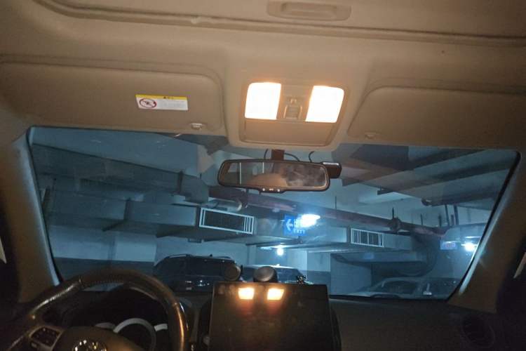Used Toyota RAV4 2011 2.4L Automatic 4x4 Supreme Edition Headliner