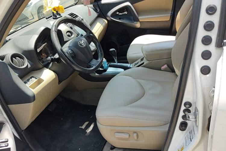 Used Toyota RAV4 2011 2.4L Automatic 4x4 Supreme Navigation Edition Left Front Seat