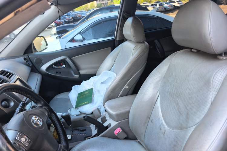 Used Toyota RAV4 2011 2.4L Automatic 4x4 Luxury Edition Left Front Seat