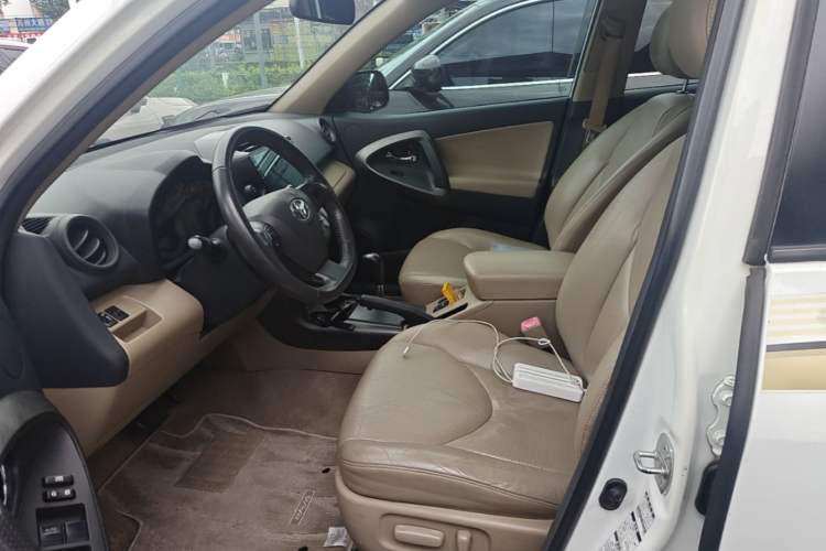 Used Toyota RAV4 2011 2.4L Automatic 4x4 Luxury Edition Left Front Seat