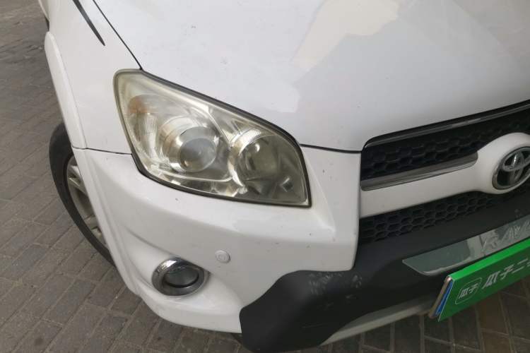 Used Toyota RAV4 2011 2.0L Automatic Luxury Edition Right Front Headlight