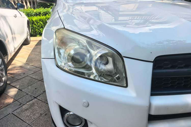 Used Toyota RAV4 2011 2.0L Automatic Classic Edition Right Front Headlight