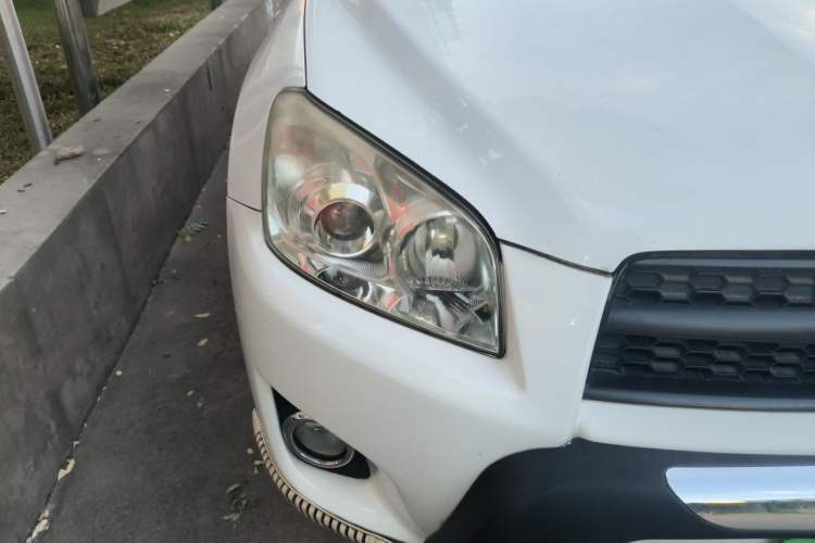 Used Toyota RAV4 2011 2.0L Automatic Classic Edition Right Front Headlight