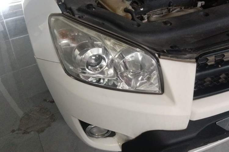 Used Toyota RAV4 2011 2.0L Automatic Classic Edition Right Front Headlight