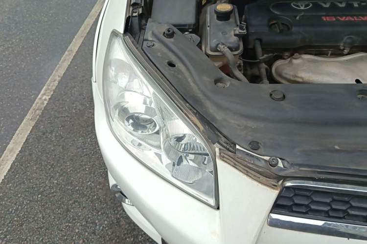 Used Toyota RAV4 2011 2.4L Automatic 4x4 Luxury Edition Right Front Headlight