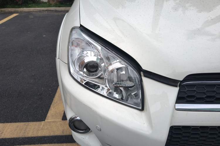 Used Toyota RAV4 2011 2.0L Automatic Luxury Edition Right Front Headlight