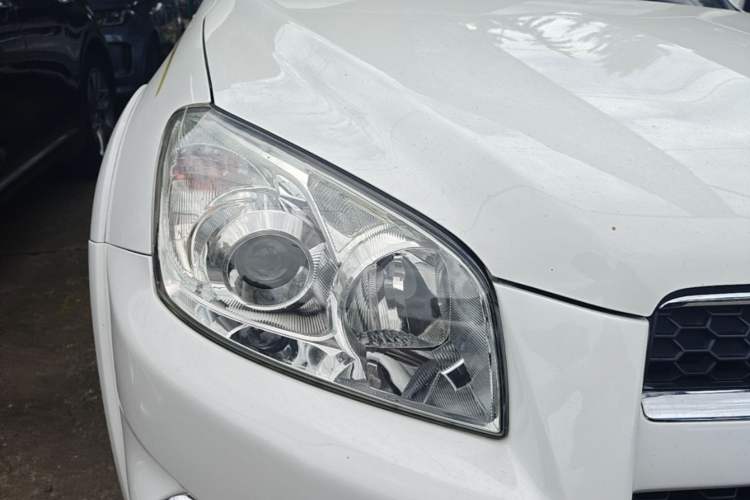 Used Toyota RAV4 2011 2.4L Automatic 4x4 Luxury Edition Right Front Headlight