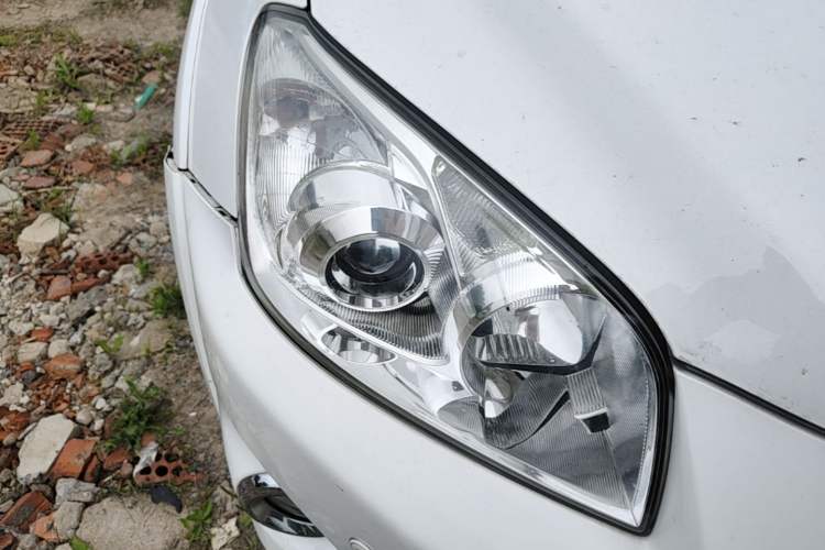 Used Toyota RAV4 2011 2.4L Automatic 4x4 Luxury Edition Right Front Headlight