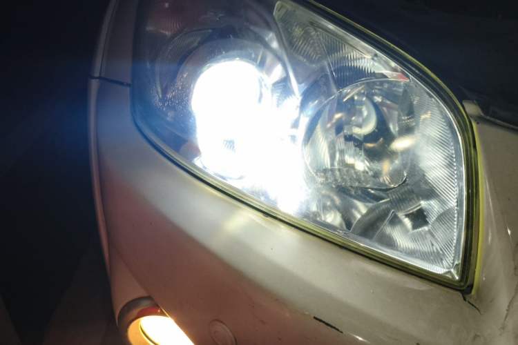 Used Toyota RAV4 2011 2.0L Automatic Luxury Edition Right Front Headlight