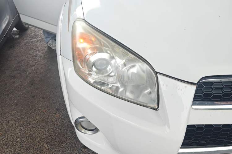 Used Toyota RAV4 2011 2.4L Automatic 4x4 Luxury Edition Right Front Headlight
