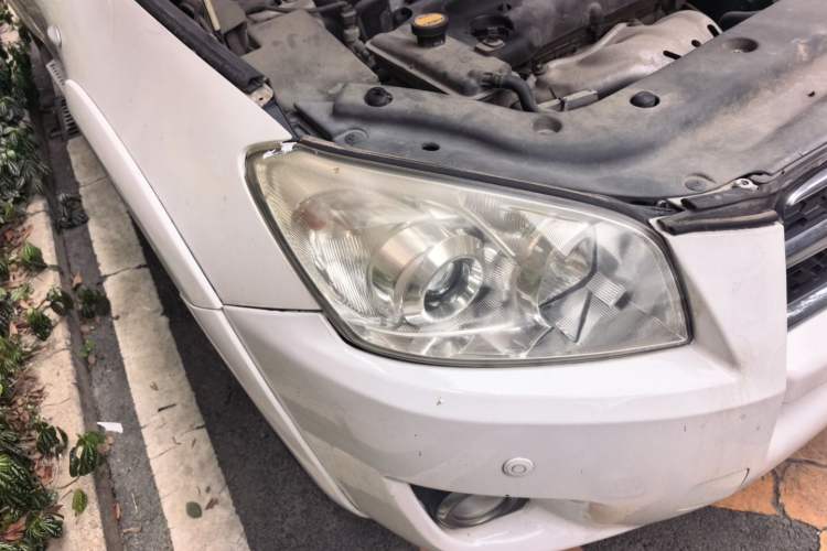 Used Toyota RAV4 2011 2.4L Automatic 4x4 Supreme Navigation Edition Right Front Headlight