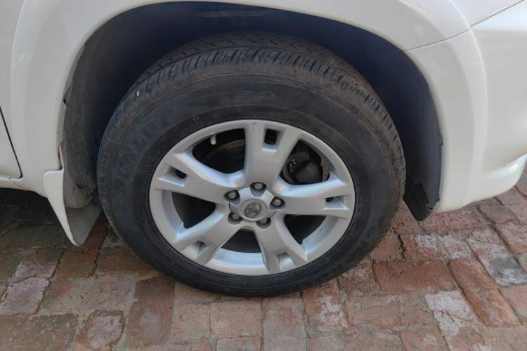 Used Toyota RAV4 2011 2.0L Automatic 4x4 Edition Right Front Wheel Hub