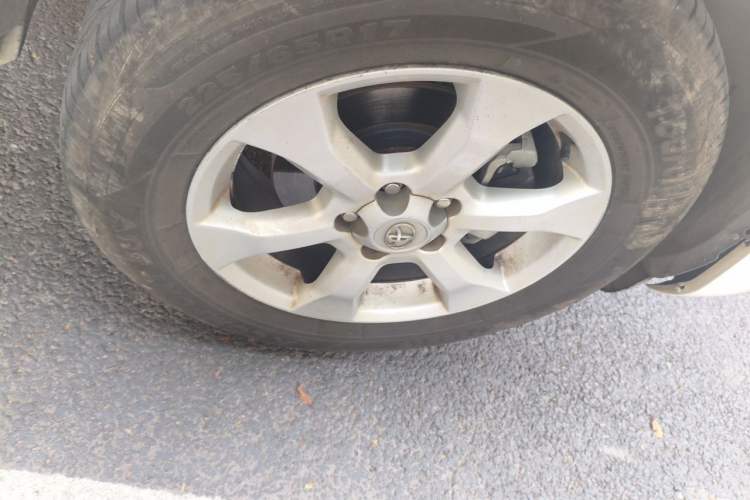 Used Toyota RAV4 2011 2.0L Automatic Classic Edition Right Front Wheel Hub