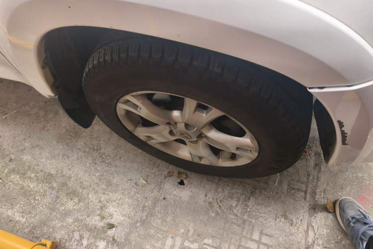 Used Toyota RAV4 2011 2.0L Automatic 4x4 Edition Right Front Wheel Hub