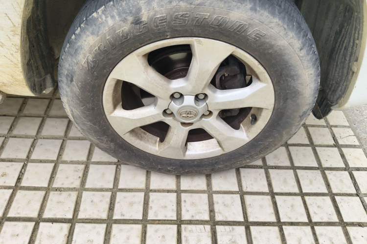 Used Toyota RAV4 2011 2.0L Automatic Classic Edition Right Front Wheel Hub