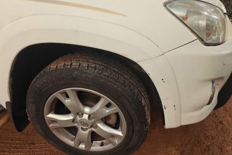 Used Toyota RAV4 2011 2.0L Automatic 4x4 Edition Right Front Wheel Hub