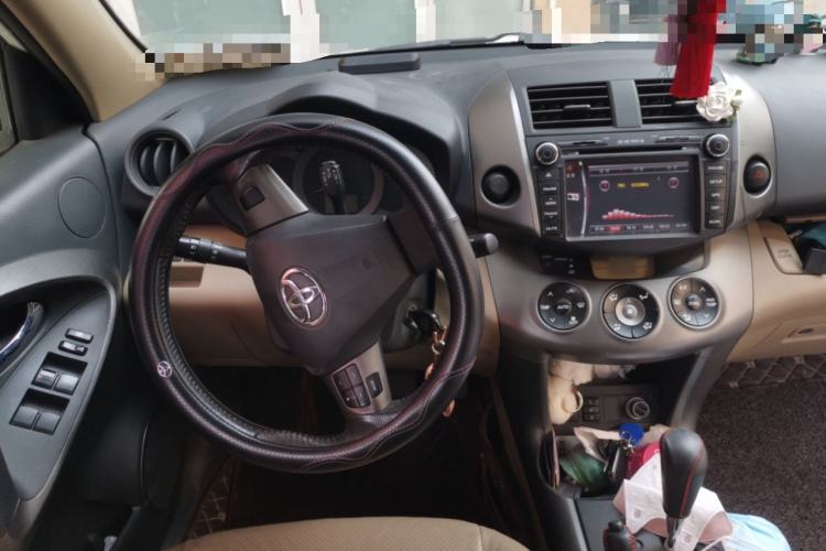 Used Toyota RAV4 2011 2.0L Automatic Luxury Edition Steering Wheel