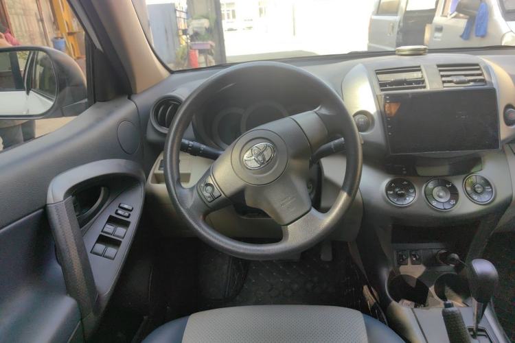 Used Toyota RAV4 2011 2.0L Automatic 4x4 Edition Steering Wheel