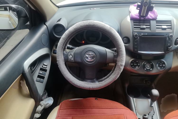 Used Toyota RAV4 2011 2.0L Automatic 4x4 Edition Steering Wheel